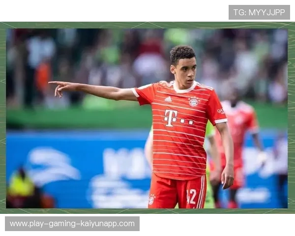 穆西亚拉连过三人后冷静打入近角